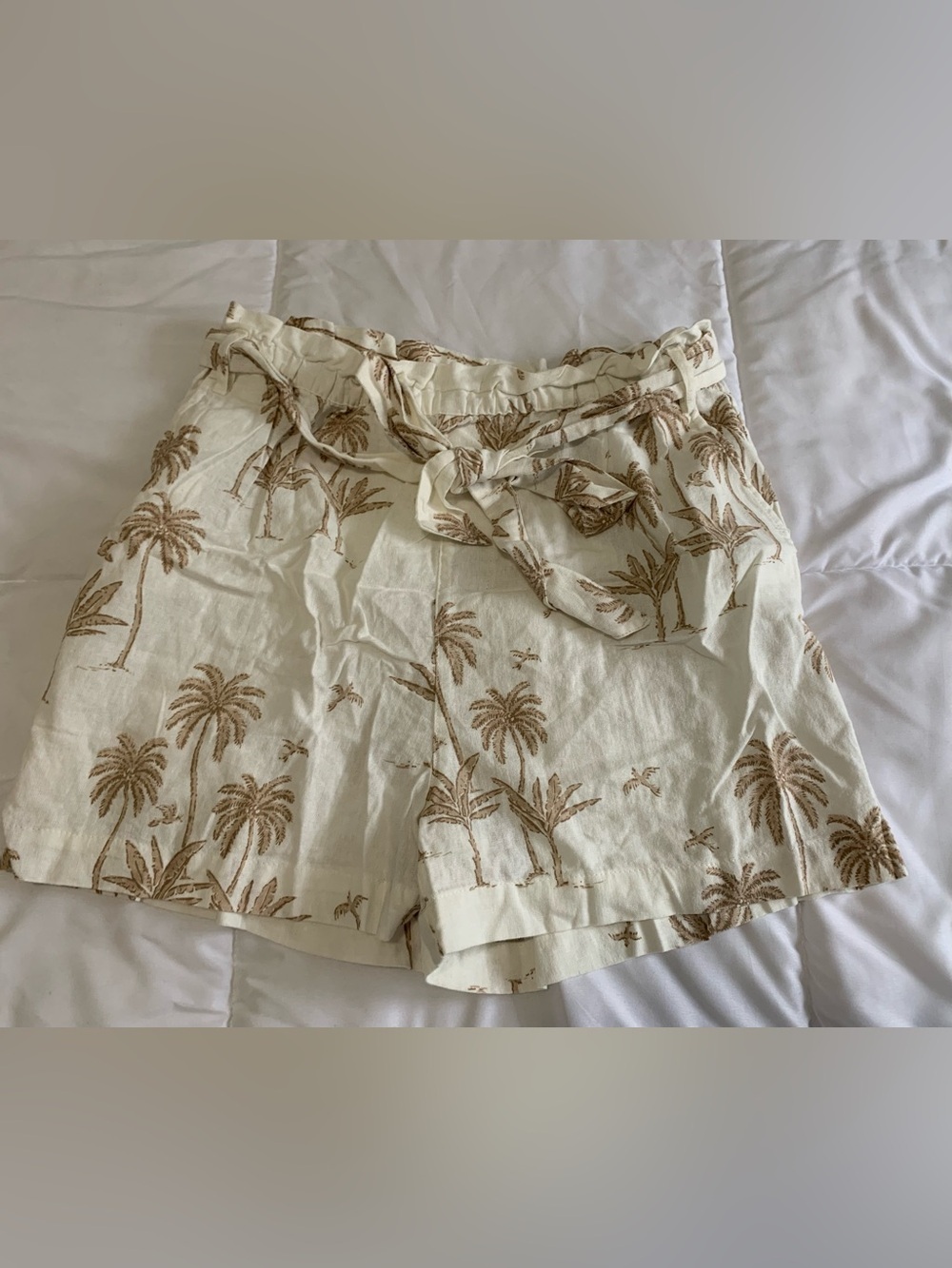 Like New H&M shorts Size 8